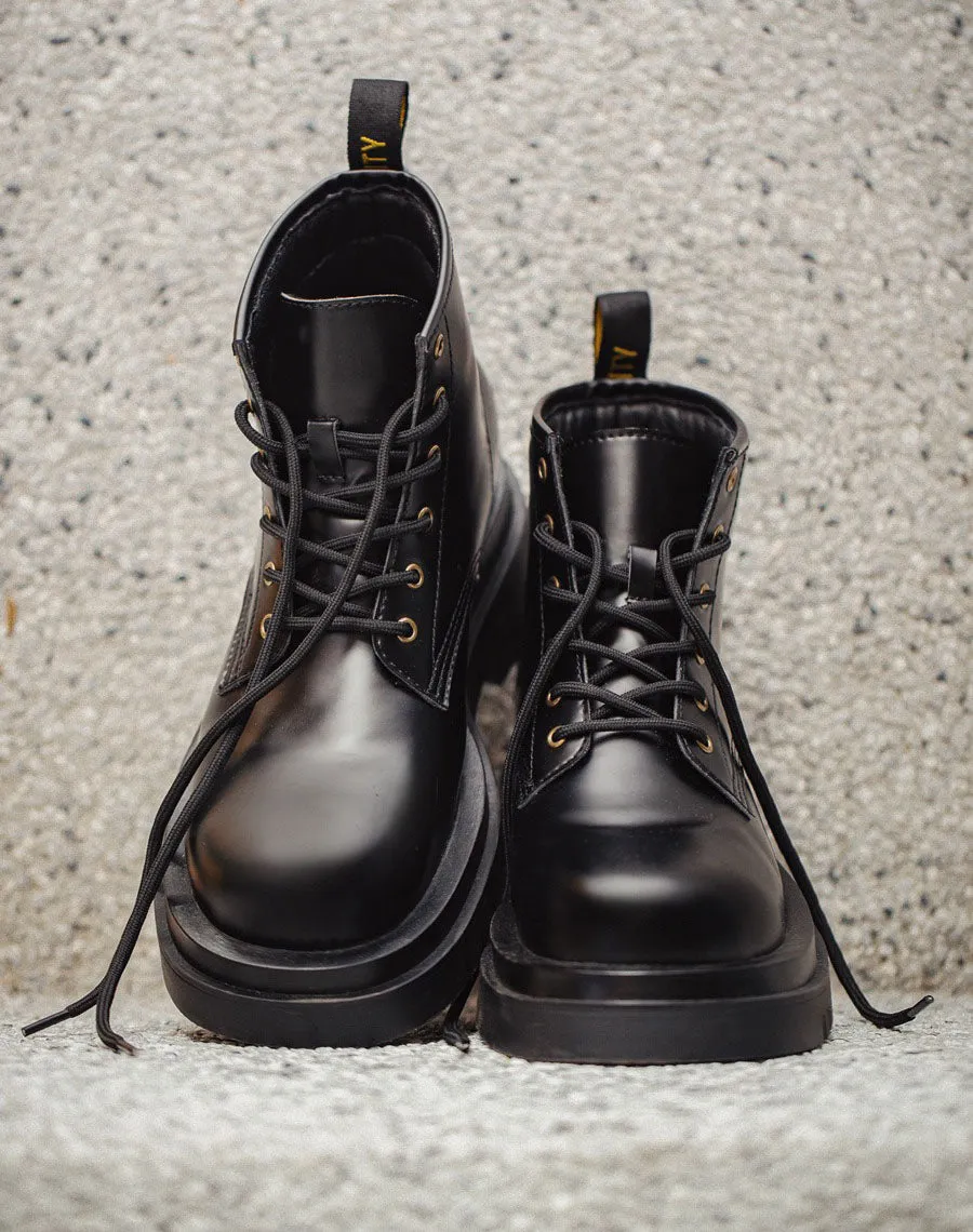 Black Thick-Soled British Style Tooling Derby Men's Boot