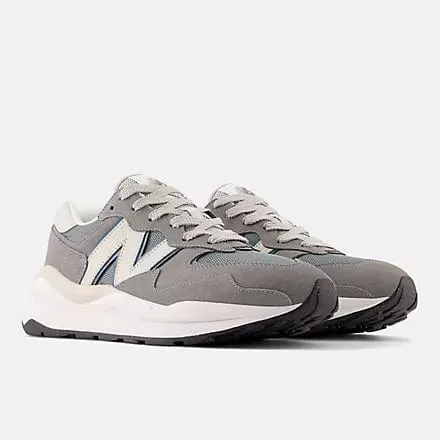 New Balance Men's 5740 Sneakers- Red/Grey